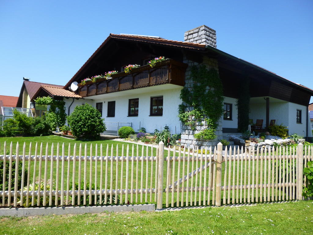 Gastehaus Fischer Hotel Eschlkam Ngoại thất bức ảnh